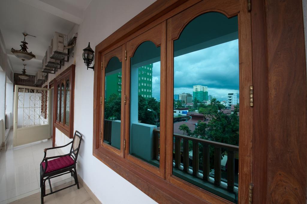 Wei Si Deng Hotel & Restaurant Phnom Penh Exterior photo