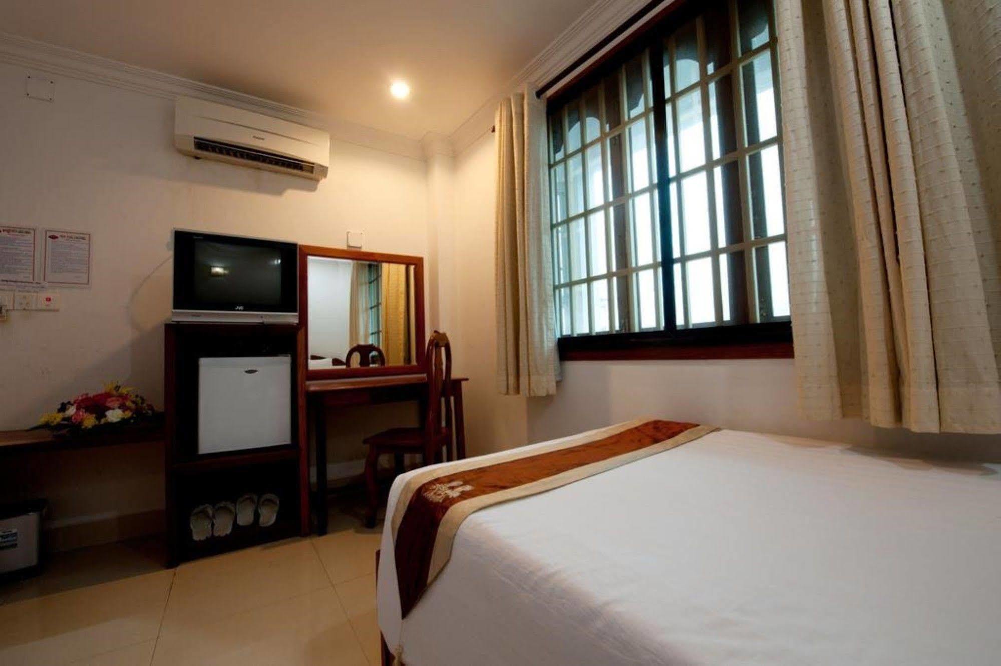 Wei Si Deng Hotel & Restaurant Phnom Penh Exterior photo